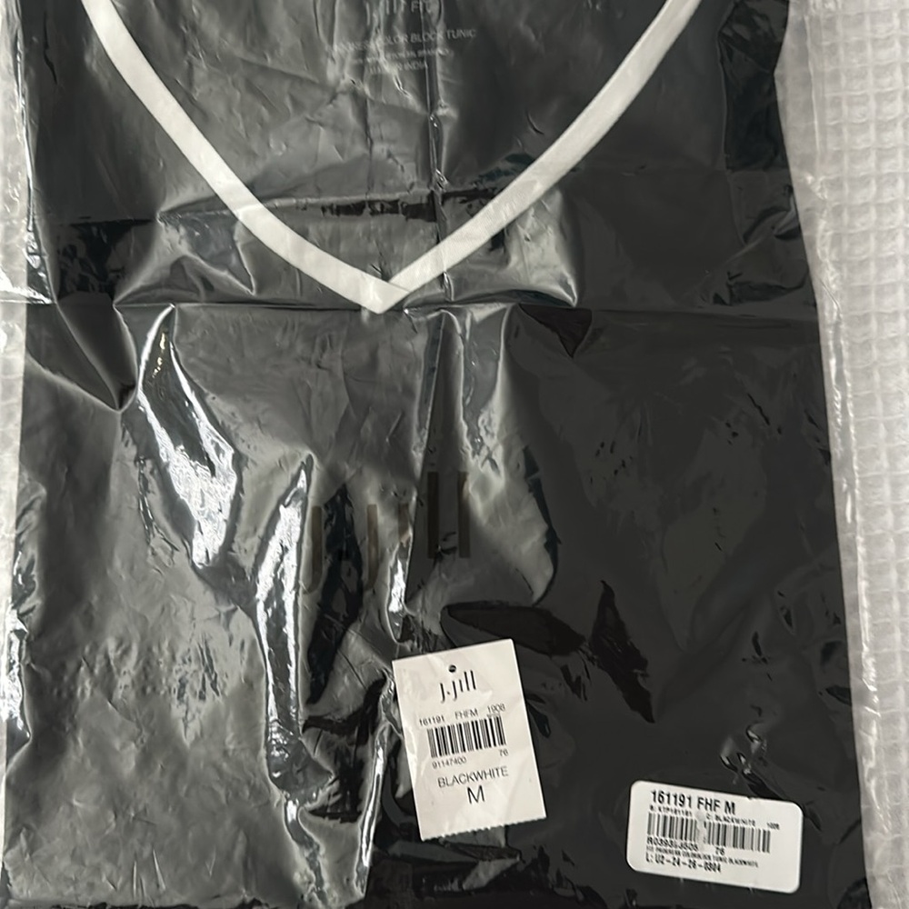 J. Jill Fit Black and White Progress Color Block Tunic Top Size M - Picture 11 of 11